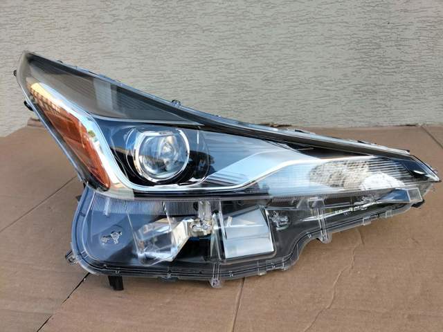 Фара комбінована, передня 8114047A00 TOYOTA
