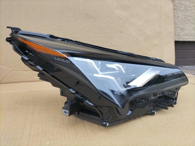 Фара правая 8114578240 TOYOTA