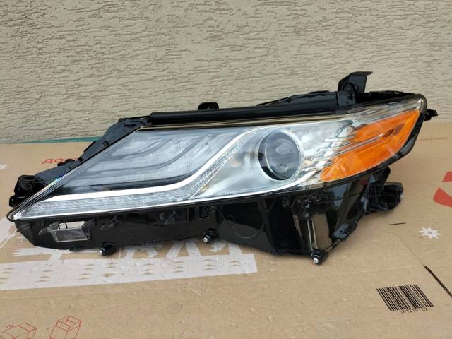 Фари 8115006D72 TOYOTA
