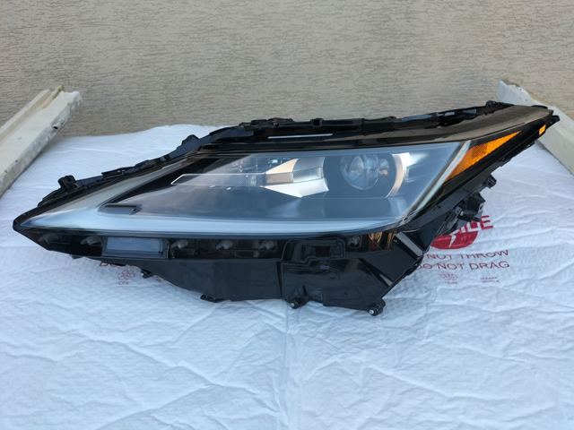 Фара дальнього світла в зборі 811500E580 TOYOTA