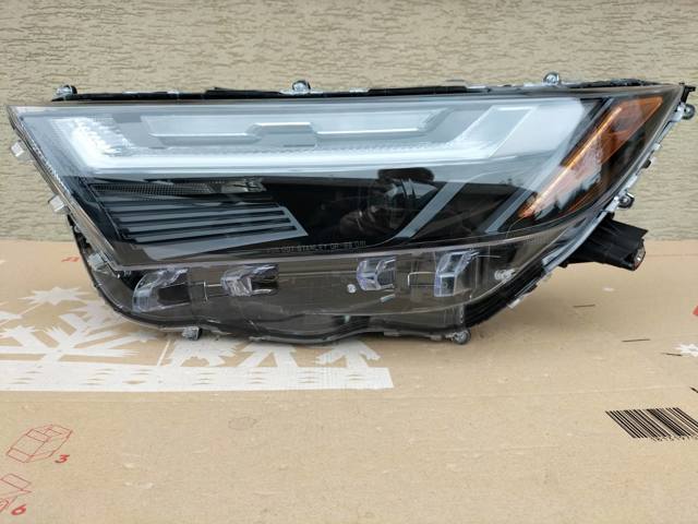Блок фара ліва 811500R360 TOYOTA