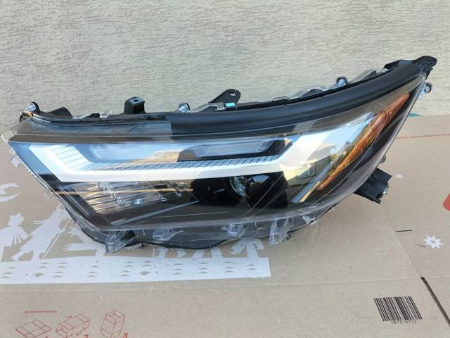 Блок фара ліва 811500R440 TOYOTA