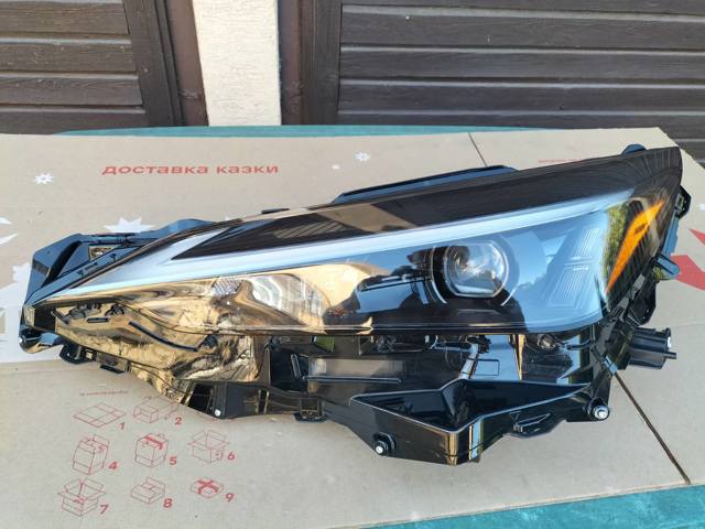 Фара ліва 81150F6010 TOYOTA