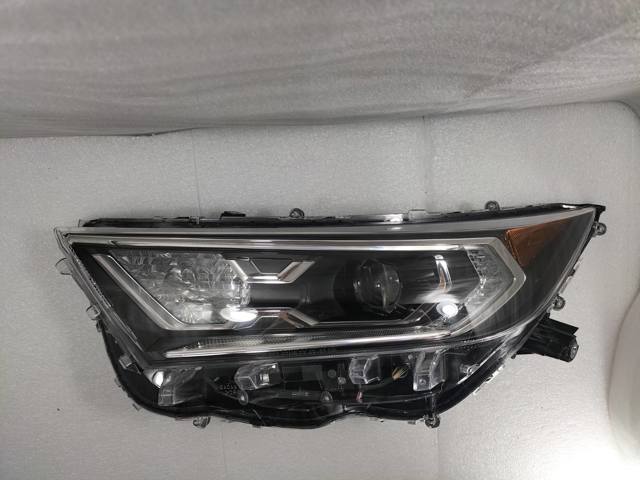 Фара ліва передня 8117042A00 TOYOTA