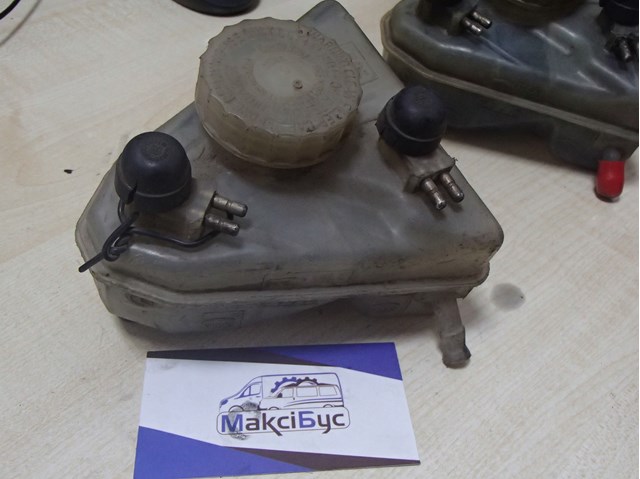 Бачок гальмівної рідини 0014315302 MERCEDES