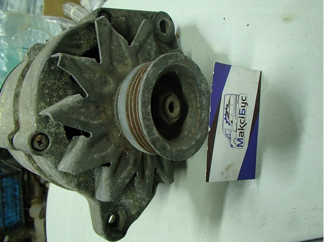 Авто генератор 0120469860 BOSCH