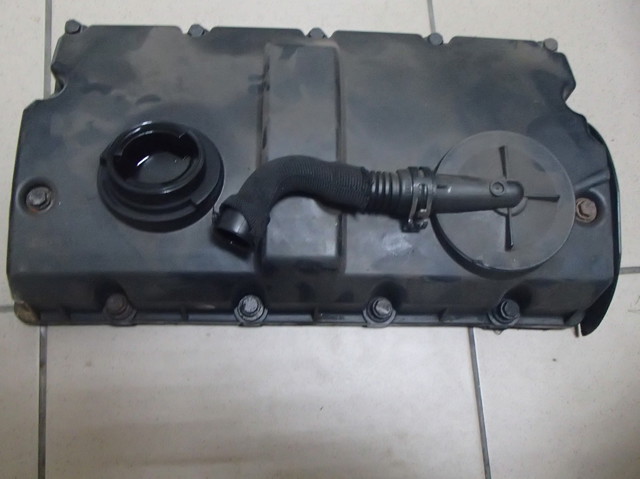 Кришка клапанів 038103469AD VAG