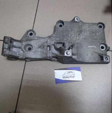 Кронштейн кріплення генератора 03G903143A VAG
