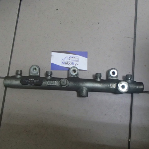 Рампа форсунок системи упорскування палива 0445214019 BOSCH