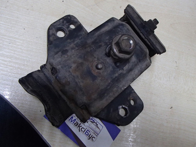 Права подушка двигуна 11210VK510 NISSAN