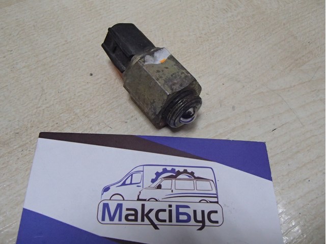 Вимикач ліхтарів заднього ходу Ford Focus III