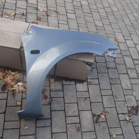 Переднє праве крило 1528047 FORD