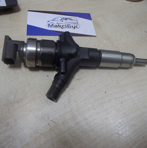 Форсунка паливна 16613AA020 SUBARU