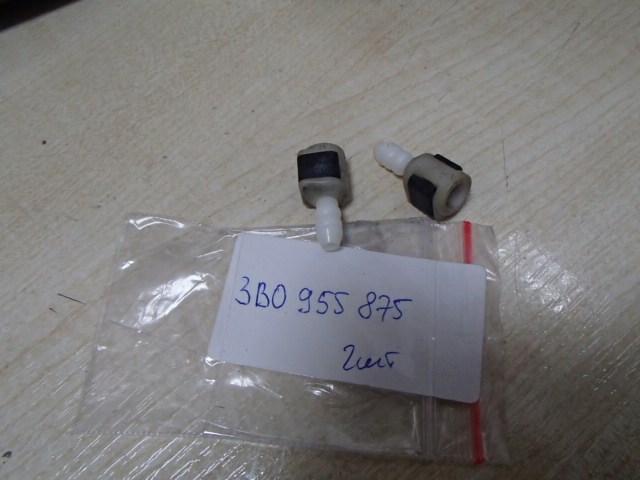 Штуцер трубок омивача 3B0955875 VAG