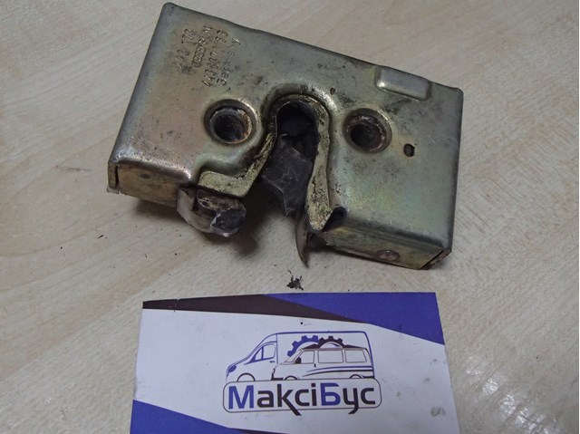 Замок двері правої передньої 443837016G VAG