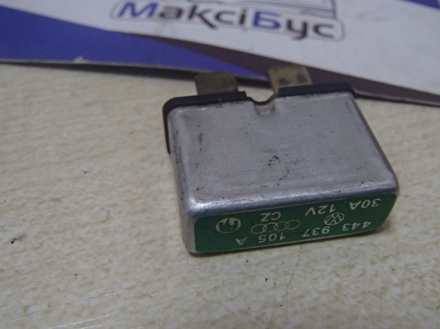 Запобіжники (електричних ланцюгів) 443937105A VAG