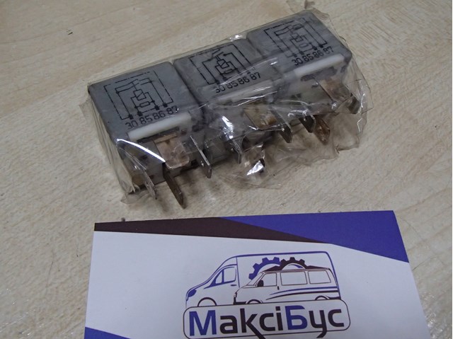 Блок управління вентилятором 443951253K VAG