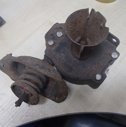 Кріплення запасного колеса 628003E200 HYUNDAI