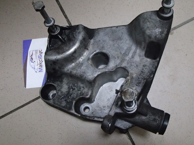 Кронштейн компресора кондиціонера 64557787319 BMW