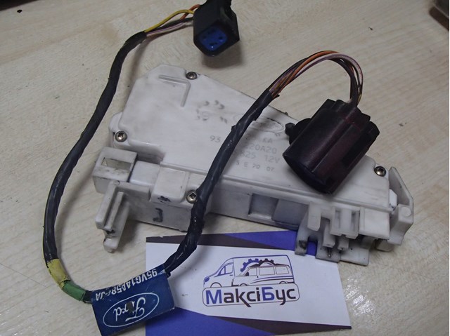 Актуатор замка дверей 6758077 FORD