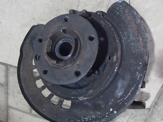 Цапфа права 7L8505436 VAG