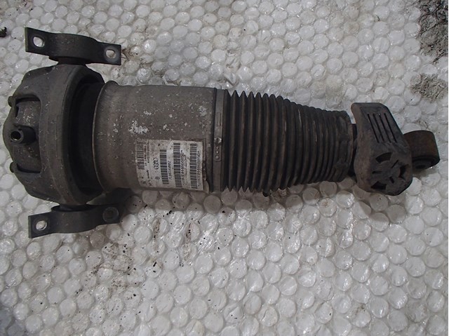 Стійка задня права 7L8616002 VAG