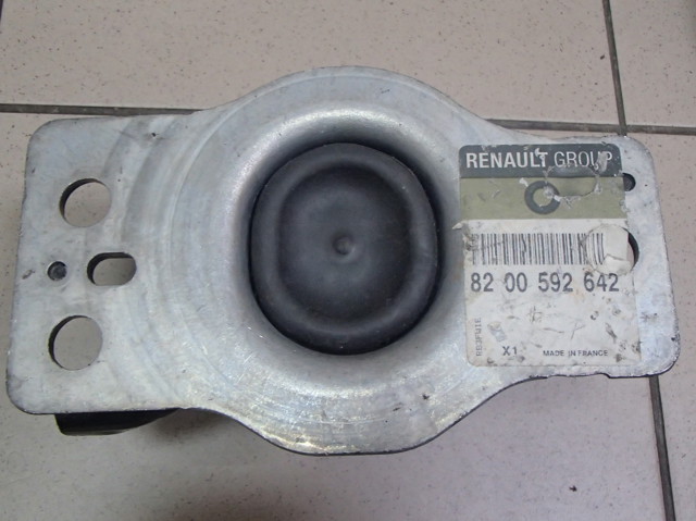 Права подушка мотора 8200592642 RENAULT