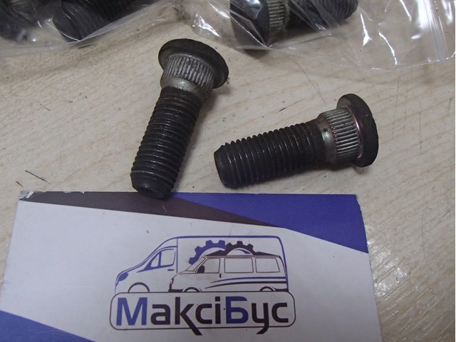 Болт кріплення колеса передній 8942232000 ISUZU