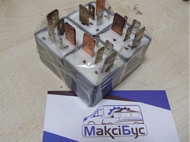 Реле паливного насоса 8A0951253B VAG