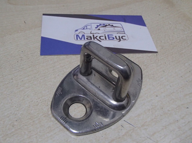 Фіксатор/петля (зацеп) замка дверей задньої 8Z0837033A VAG