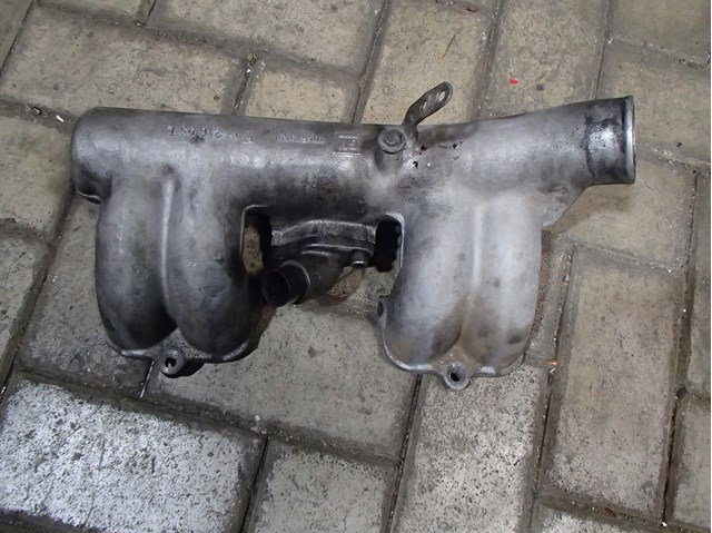 Колектор впускний 90296933 OPEL