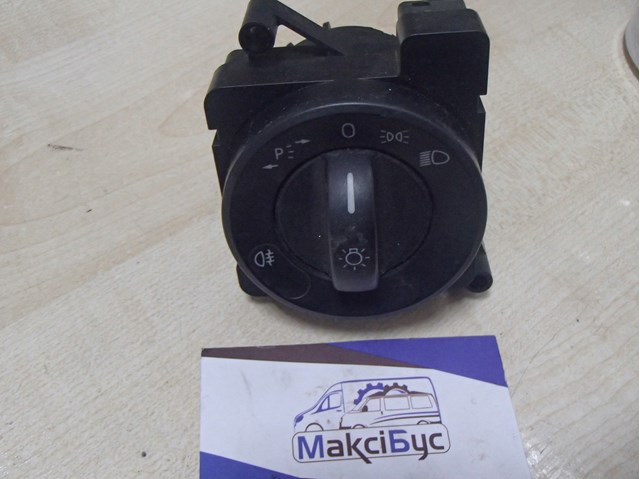 Перемикач світла фар, на "торпеді" 9065450504 MERCEDES