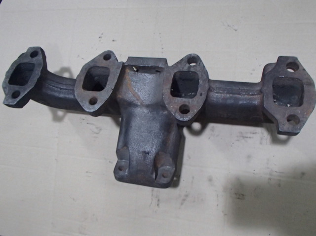 Колектор випускний 954T9430AA FORD