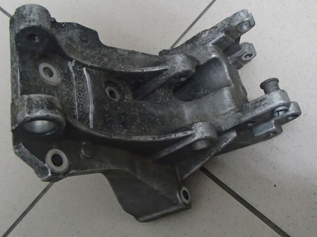 Кронштейн генератора (натяжний) 9643834880 PEUGEOT