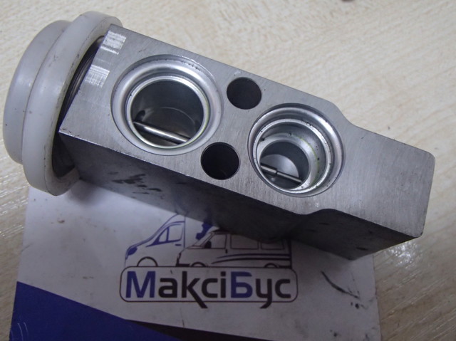 Клапан TRV, кондиціонера 976263E010 HYUNDAI