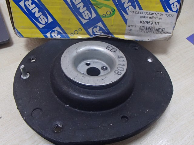 Опора амортизатора переднього лівого KB65910 SNR