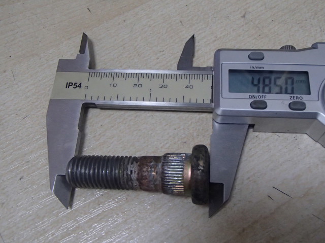 Болт кріплення колеса задній MB393409 MITSUBISHI