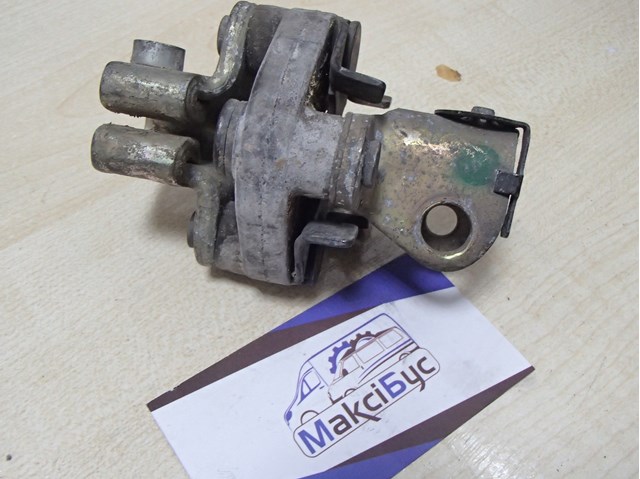 Вал рульової колонки, нижній YC153C662AD FORD