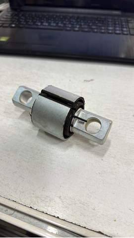 Сайлентблок кабіни 49595 FEBI