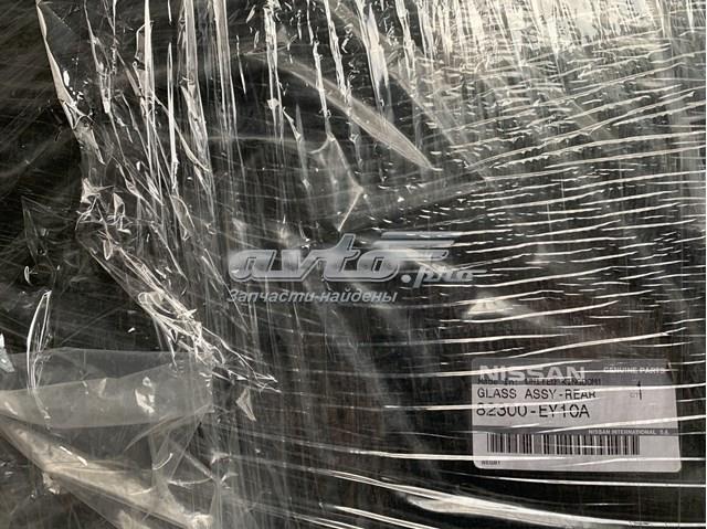 Скло заднє праве 82300EY10A NISSAN