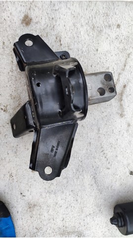 Ліва подушка двигуна 218302H100 HYUNDAI