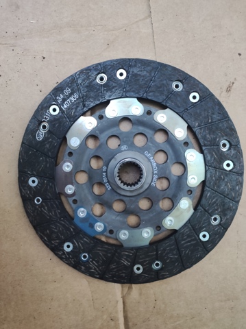 Диск зчеплення ведений 323051410 LUK