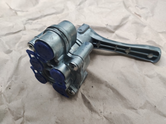 Клапан регулювання рівня кузова 4630320200 WABCO