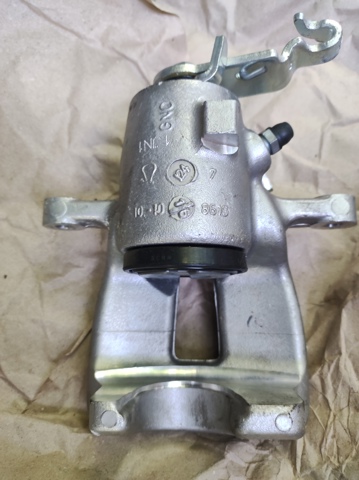 Супорт гальмівний задній правий BHS325 TRW