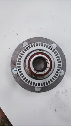 Маточини задніх коліс VKBA3590 SKF