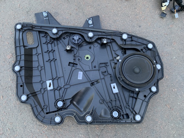 Механізм стеклопідйомника дверей передніх, лівих LJ6Z5823209B FORD