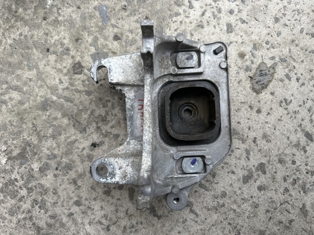 Кріплення подушки коробки передач 112228161R RENAULT