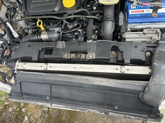 Радіатор охолодження Renault Scenic GRAND 3