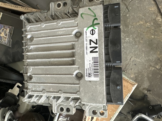 Комп'ютер двигуна 237101449R NISSAN
