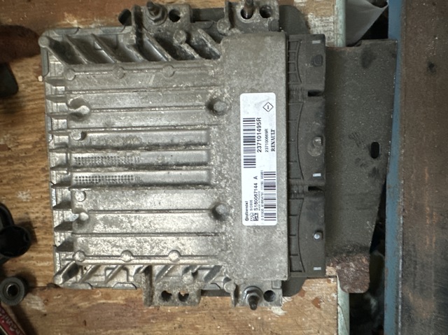Блок електронного управління 237101495R RENAULT